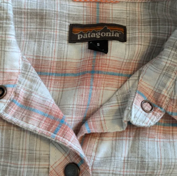 Patagonia women's small plaid button up shirt - Picture 3 of 5